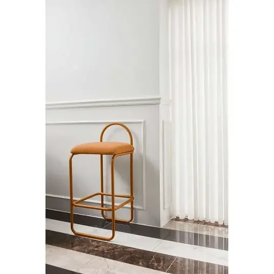 Angui Taburete de bar H82,5 Ámbar Bouclé – AYTM