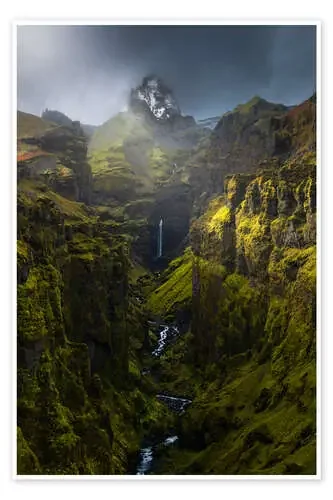 Beautifful light in Mulagljufur canyoun in Iceland de Jos Pannekoek