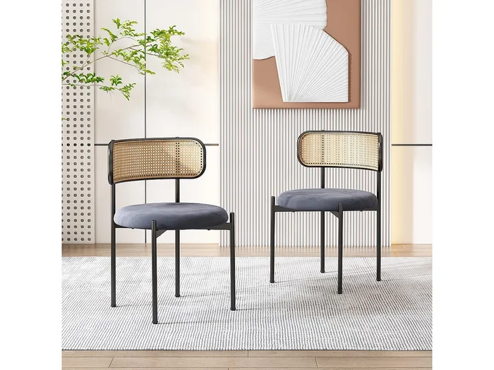 Conjunto de 2 sillas de terciopelo, respaldo de ratán y patas de metal negro – gris