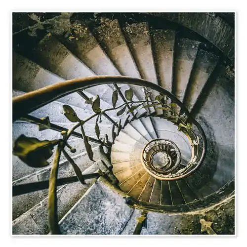 Espiral de espiral en un hotel abandonado de Irnmonkey