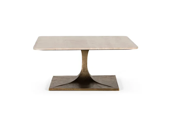 Esta mesa de centro es una pieza de elegancia atemporal que combina la belleza natural del mármol travertino con la solidez del metal.