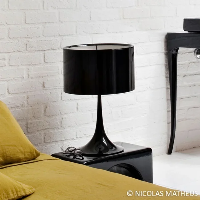 FLOS Spun Light T1 – lámpara de mesa negra