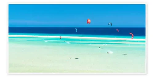 Kitesurfer in the turquoise sea, Fuerteventura de Roberto Sysa Moiola