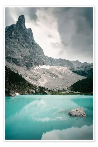 Lago de montaña Sorapis en los Dolomitas de Road To Aloha