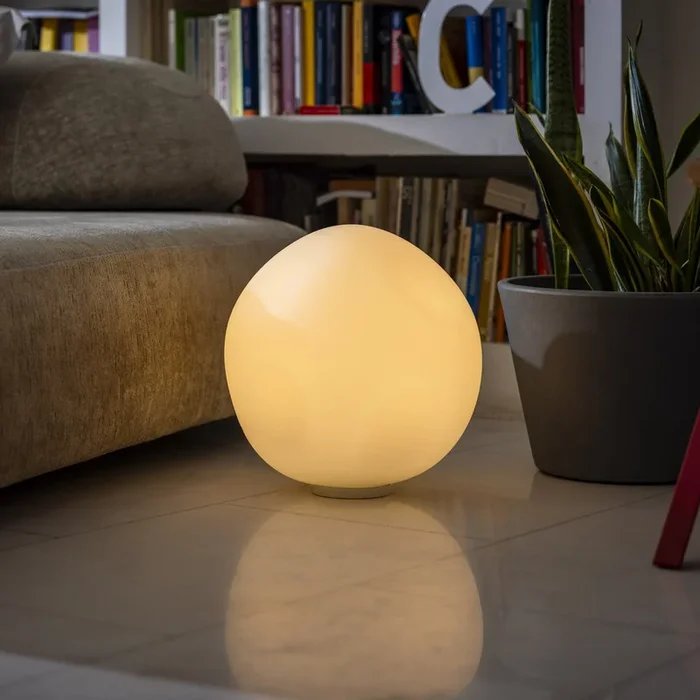 Lámpara de mesa Foscarini Hoba Grande, Ø 36 cm, encendido/apagado, cristal