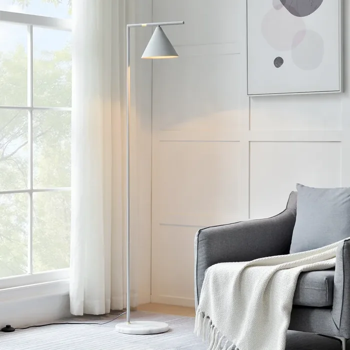 Lámpara de pie Leicester carcasa cónica 1 x E27 altura 160 cm metal mármol blanco [lux.pro]