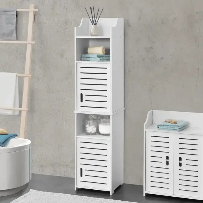 Mueble para baño de pared Mora – 135 x 32 x 32 cm – Mueble Auxiliar para baño – 2 Compartimentos de Armario y 3 Áreas de almacenamiento Abiertas – WPC – Blanco [en.casa]®