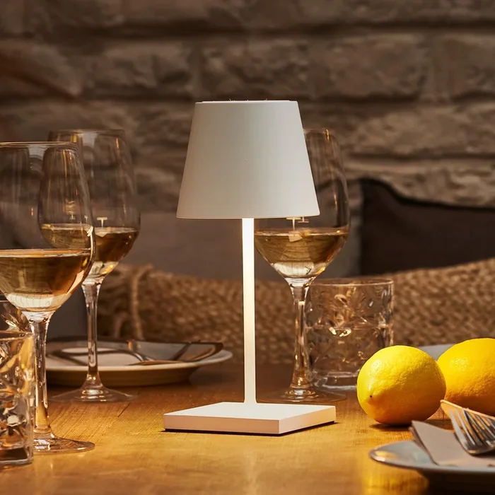 Nuindie mini lámpara de mesa LED recargable, USB-C, blanca, IP54, atenuable