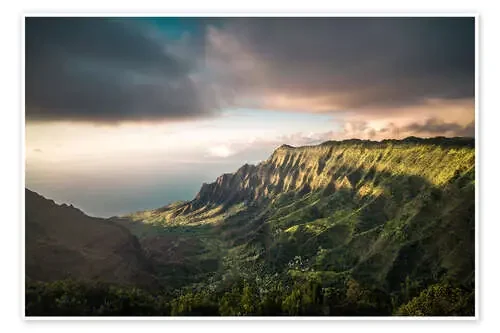 Puesta de sol sobre la costa de Na Pali, Hawaii de Road To Aloha
