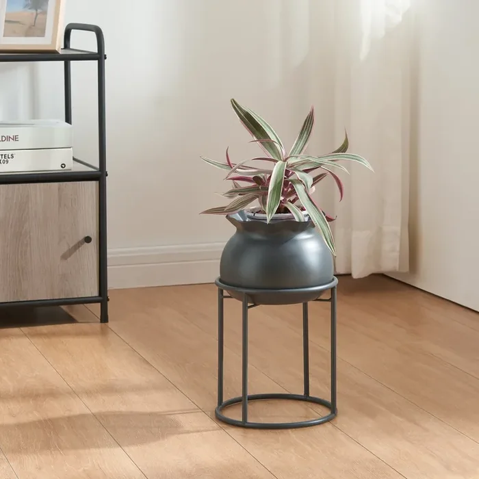 Soporte para plantas Assen con macetero metal 32xØ20cm – Negro [en.casa]