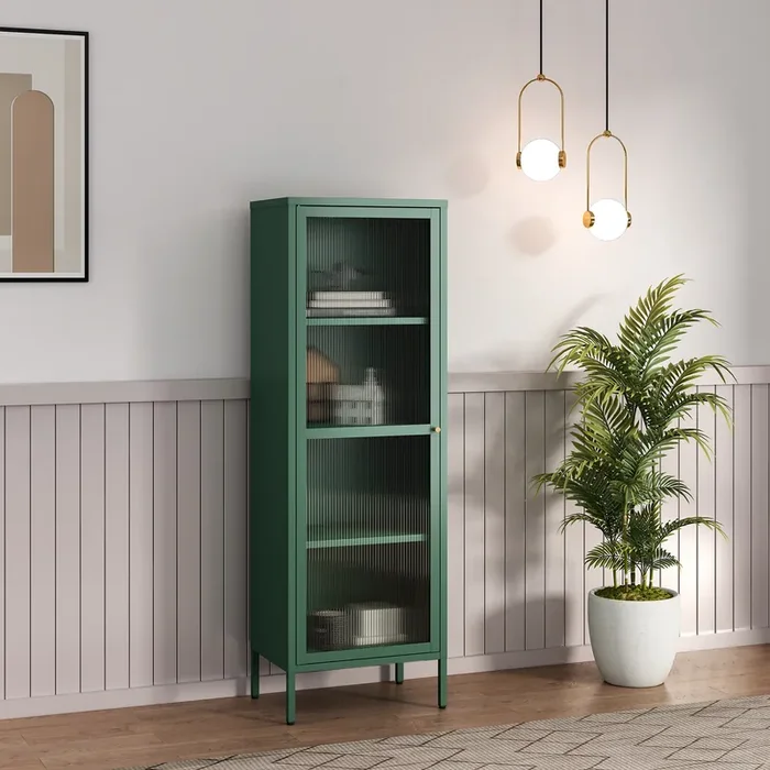 Vitrina Säkylä con puerta de cristal 3 estantes 150x50x35 cm Verde abeto [en.casa]