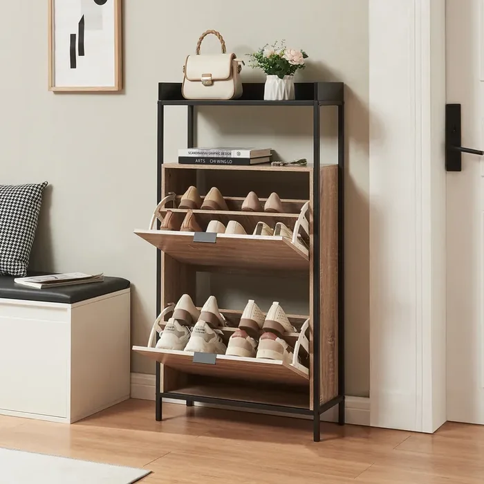 Zapatero Belana con puertas abatibles 116x60x24 cm – Negro/Efecto roble [en.casa]